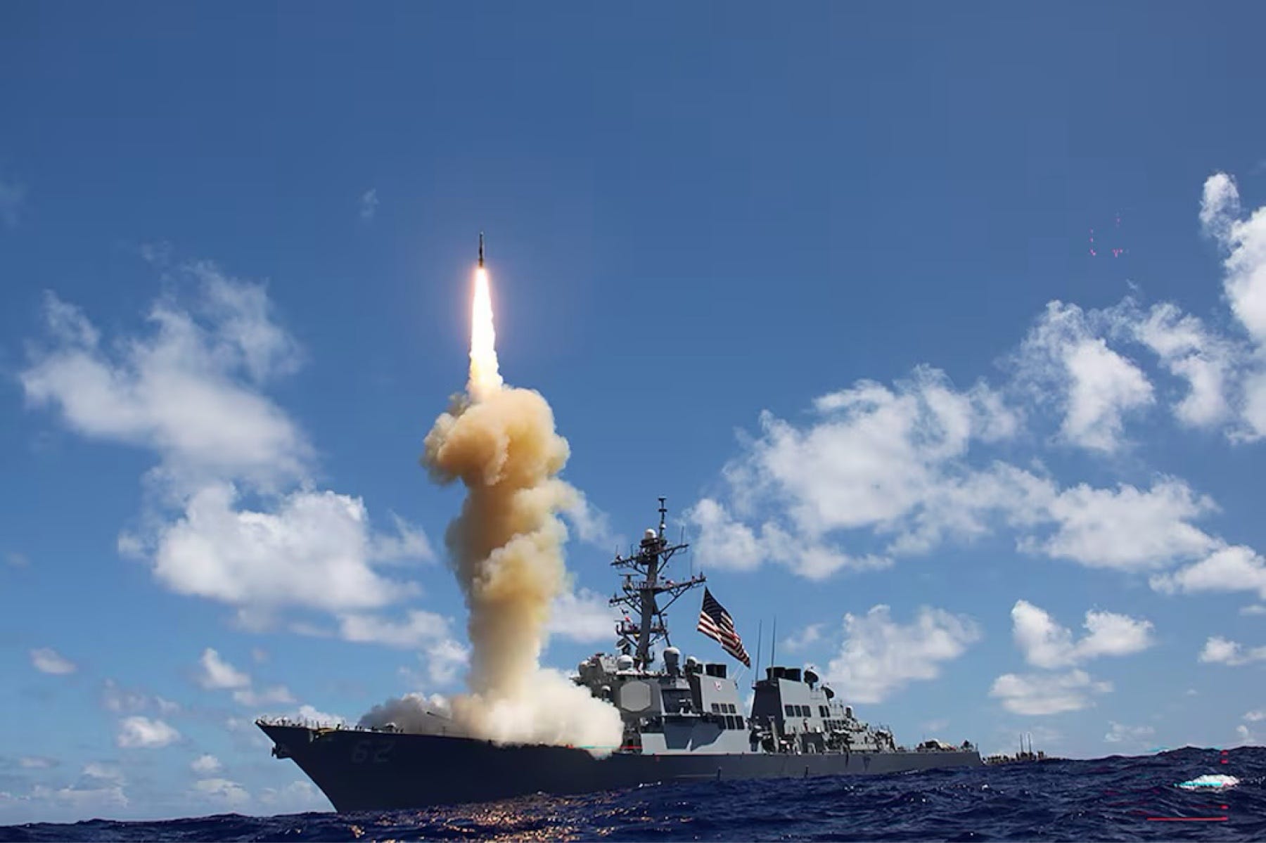 測試中從軍艦發射的飛彈